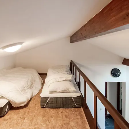 Holiday Home In Grand Helleux 度假居